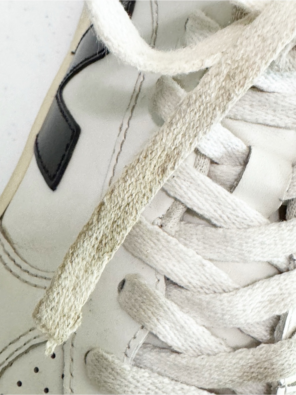 Veja V-10 Leather White Black Sneaker 7 - Picture 13 of 16